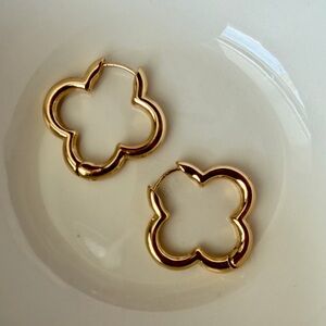 NEW! Anthropologie Clover Hoop Gold Earrings (2834)